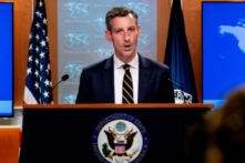 Phát ngôn viên Bộ Ngoại giao Ned Price nói chuyện về tình hình ở Afghanistan tại Bộ Ngoại giao ở Thủ đô Hoa Thịnh Đốn, vào ngày 18/08/2021. (Ảnh: Andrew Harnik/POOL/AFP qua Getty Images)