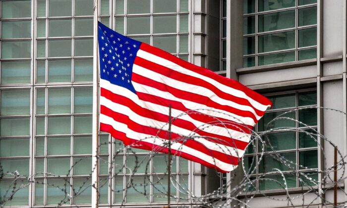 Đại sứ quán Hoa Kỳ: Người Mỹ ở Nga nên ‘rời đi ngay lập tức’ do nguy cơ bị bắt giữ và đe dọa khủng bố