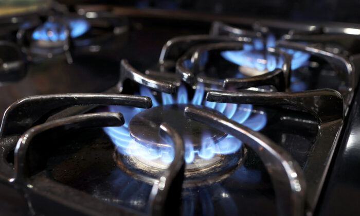 Chính phủ Tổng thống Biden đề nghị chặn một nửa mẫu bếp gas hiện nay