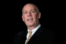 Thống đốc Montana Greg Gianforte, khi còn là một dân biểu Quốc hội, tại Capitol Hill ở Hoa Thịnh Đốn, vào ngày 06/12/2017. (Ảnh: Drew Angerer/Getty Images)