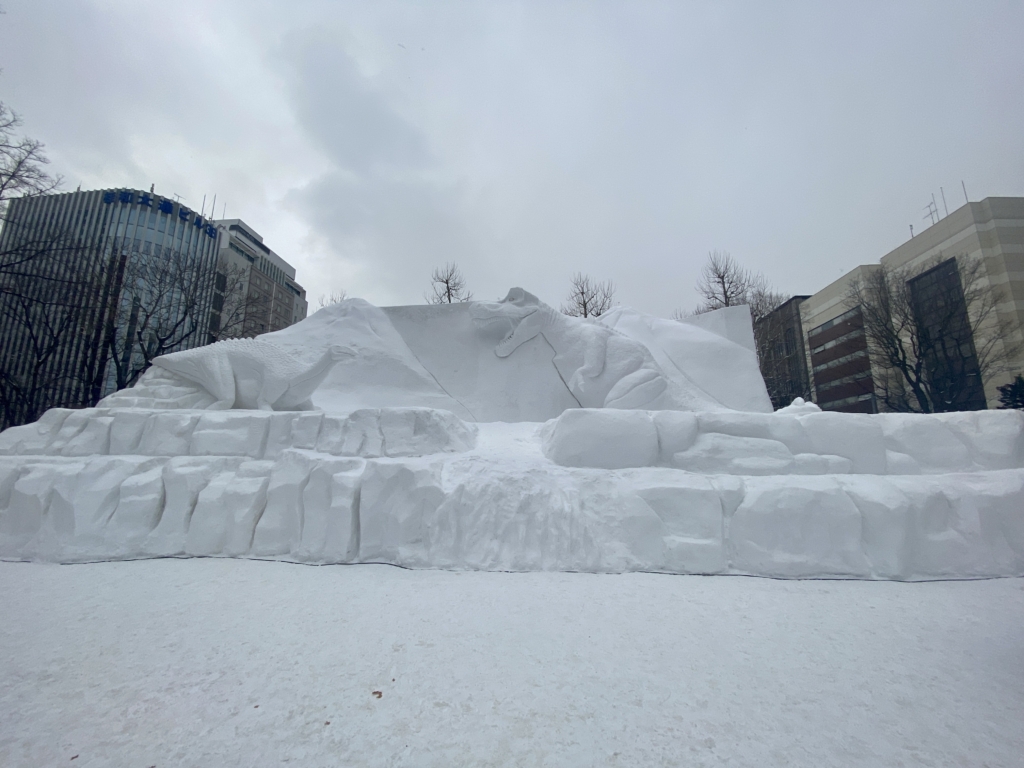 Lễ hội Tuyết Sapporo 2023. Tác phẩm: Hokkaido trong kỷ Phấn Trắng. (Ảnh do tác giả cung cấp)