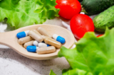 Cách ăn uống chống lão hóa: Hạn chế calorie  (Ảnh: LanKS/Shutterstock)