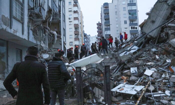 Các trận động đất liên tiếp khiến hơn 3,800 người thiệt mạng ở Thổ Nhĩ Kỳ và Bắc Syria