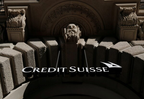 Logo của ngân hàng Thụy Sĩ Credit Suisse tại trụ sở chính ở Zurich, hôm 01/10/2019. (Ảnh: Arnd Wiegmann/Reuters)