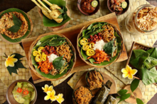 Theo thống kê chính thức, Indonesia có tổng cộng 5,350 món ăn truyền thống. Nói cách khác, nếu mỗi bữa ăn dùng một món, thì phải mất gần 5 năm quý vị mới có thể thưởng thức hết các món ăn truyền thống của Indonesia! (Ảnh: Shutterstock）