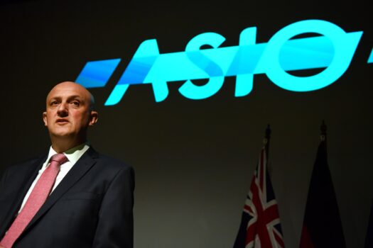 Tổng Giám đốc Tổ chức Tình báo An ninh Úc (ASIO), ông Mike Burgess, chuẩn bị cho bài diễn văn thường niên của mình tại trụ sở ASIO ở Canberra hôm 17/03/2021. (Ảnh: AAP Image/Mick Tsikas)
