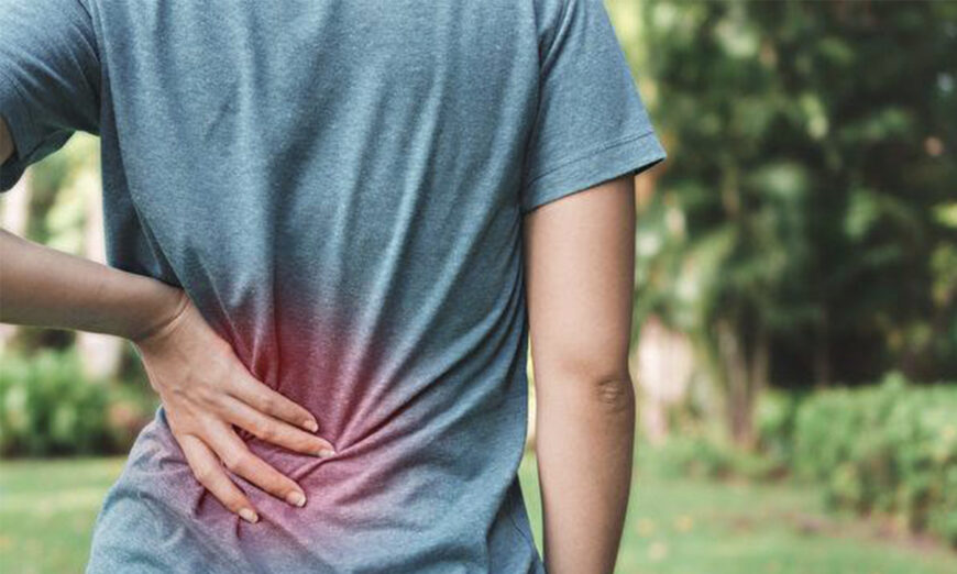 3 động tác giãn cơ và 2 lời khuyên dinh dưỡng để giảm đau cổ và đau lưng