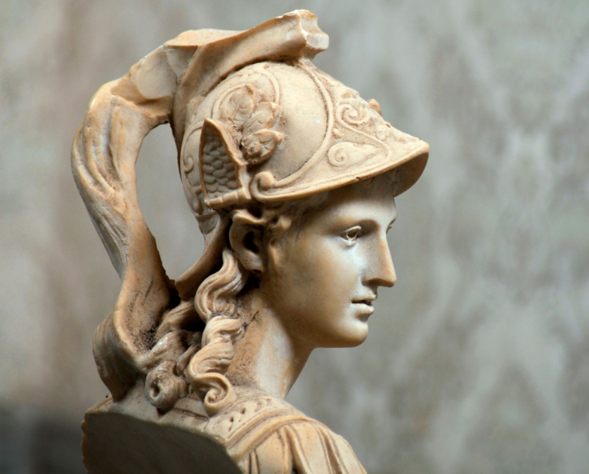 Trí tuệ của nữ thần Athena thách thức các chân ngôn thời hiện đại