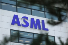 Logo ASML Holding tại trụ sở chính của công ty ở Eindhoven, Hà Lan, vào ngày 23/01/2019. (Ảnh: Eva Plevier/Reuters)