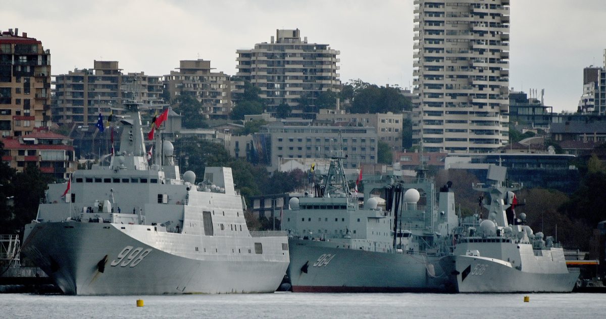 Ba chiến hạm Trung Quốc cập cảng tại căn cứ hải quân Garden Island ở Sydney, vào ngày 03/06/2019. (Ảnh: Peter Parks/AFP/Getty Images)