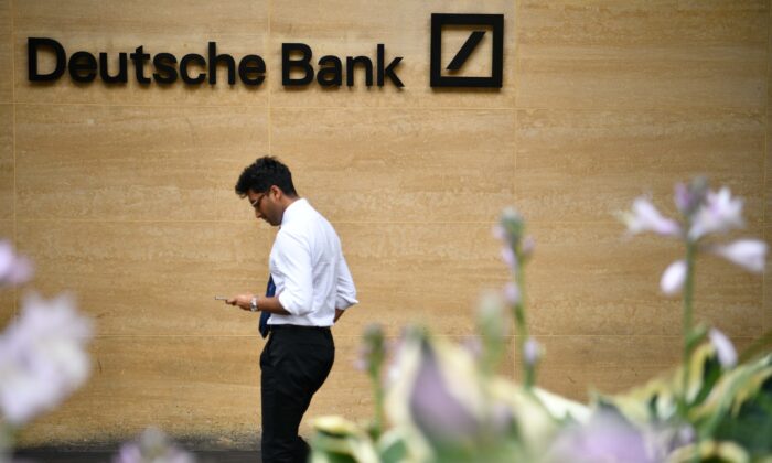 Quang cảnh chung bên ngoài tòa nhà Deutsche Bank ở trung tâm Luân Đôn ở Luân Đôn, Anh hôm 08/07/2019. (Ảnh: Leon Neal/Getty Images)