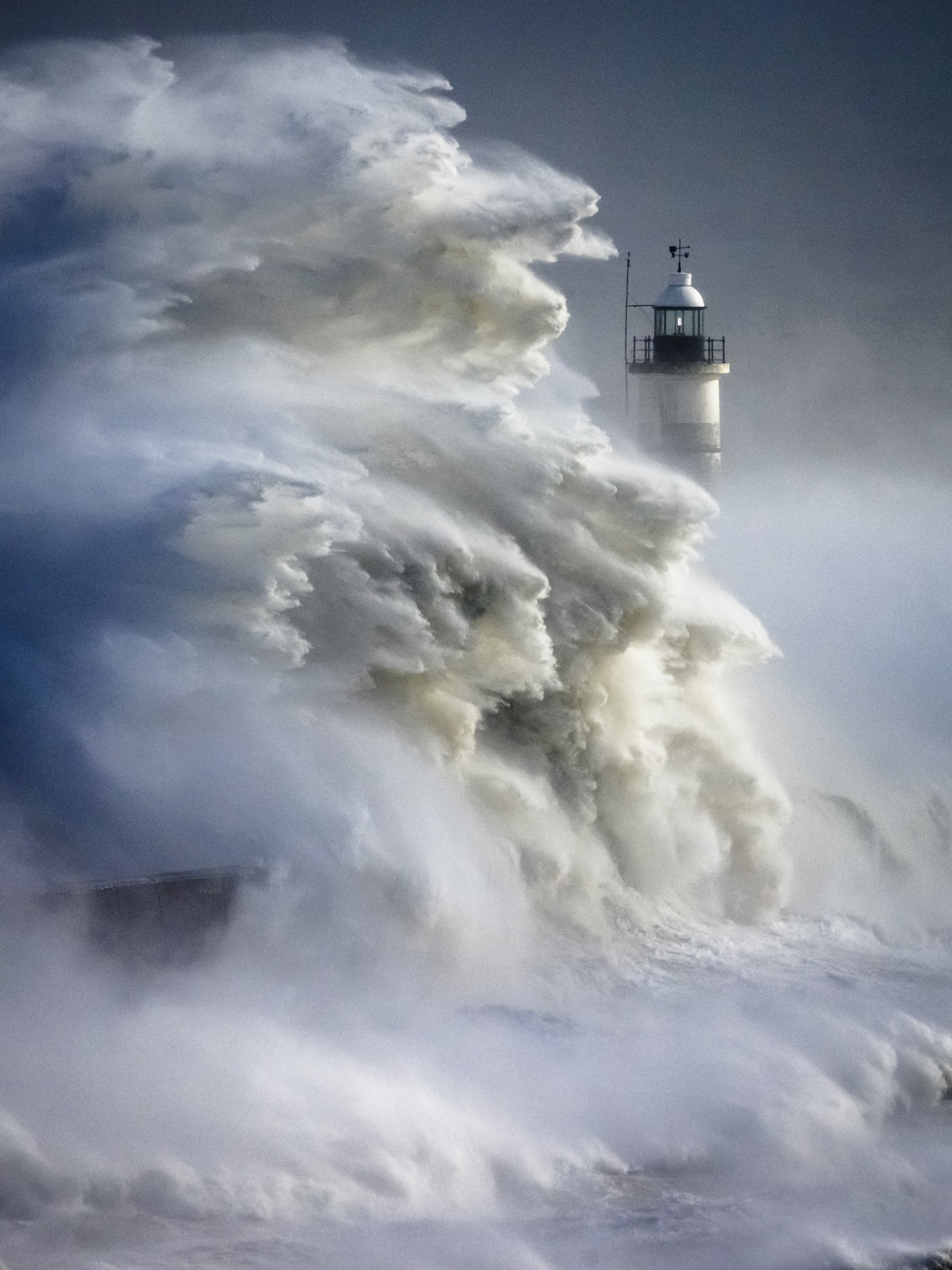 Bức ảnh “Storm Eunice” (Cơn bão Eunice) của nhiếp ảnh gia Christopher Ison. (Ảnh: Đăng dưới sự cho phép của ông Christopher Ison/Hiệp hội Khí tượng Hoàng gia)
