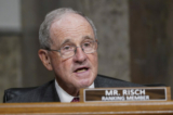 Thượng nghị sĩ Jim Risch (Cộng Hòa-Idaho) tại Capitol Hill ở Hoa Thịnh Đốn vào ngày 27/04/2021. (Ảnh: Susan Walsh-Pool/Getty Images)