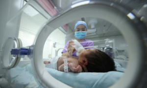 Việc lấy thận của trẻ sơ sinh gióng lên hồi chuông cảnh báo về ‘cỗ máy sản xuất’ nội tạng của ĐCSTQ