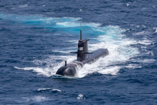 Tàu ngầm HMAS Rankin của Hải quân Hoàng gia Úc được nhìn thấy trong AUSINDEX 21, cuộc tập trận hàng hải hai năm một lần giữa Hải quân Hoàng gia Úc và Hải quân Ấn Độ ở Darwin, Úc, vào ngày 05/09/2021. (Ảnh: POIS Yuri Ramsey/Lực lượng Quốc phòng Úc qua Getty Images)