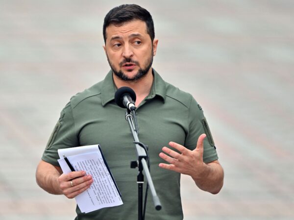 Tổng thống Ukraine Volodymyr Zelensky nói trong một cuộc họp báo sau cuộc hội đàm với Chủ tịch Ủy ban Âu Châu tại Kyiv vào ngày 15/09/2022. (Ảnh: Sergei Supinsky/AFP qua Getty Images)