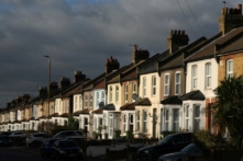 Những ngôi nhà liền kề ở phía đông nam London, hôm 13/01/2023. (Ảnh: Daniel Leal/AFP/Getty Images)