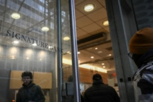 Quang cảnh cho thấy một chi nhánh của Signature Bank ở New York hôm 13/03/2023. (Ảnh: Ed Jones/AFP qua Getty Images)