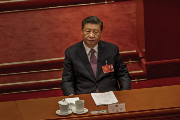 Chủ tịch Trung Quốc Tập Cận Bình trong Phiên họp toàn thể thứ hai của Kỳ họp thứ năm Đại hội Đại biểu Nhân dân Toàn quốc khóa 13 tại Đại lễ đường Nhân dân ở Bắc Kinh, Trung Quốc, hôm 08/03/2022. (Ảnh: Andrea Verdelli/Getty Images)