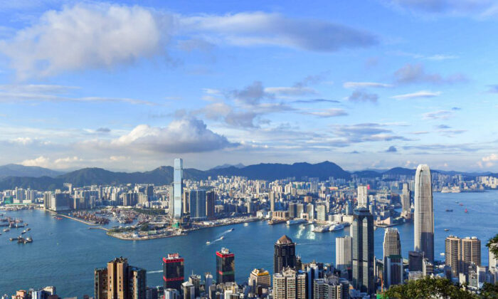 Quang cảnh đường chân trời Hồng Kông nhìn từ Núi Thái Bình (Victoria Peak) hôm 08/09/2017. (Ảnh: Anthony Wallace/AFP/Getty Images)