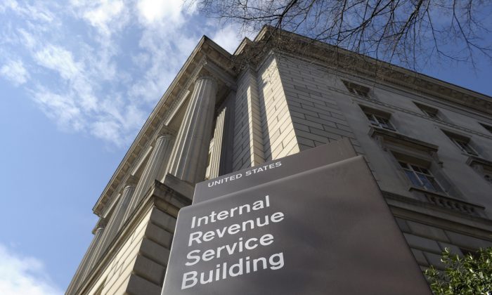 Bộ trưởng Ngân khố Yellen: Tỷ lệ hồi âm các cuộc gọi đến của IRS tăng lên hơn 80% khi có thêm 4,000 nhân viên mới