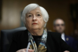 Bộ trưởng Ngân khố Janet Yellen làm chứng về đề nghị ngân sách liên bang cho năm tài chính 2024 của chính phủ Tổng thống Biden trước Ủy ban Tài chính Thượng viện tại Tòa nhà Văn phòng Thượng viện Dirksen tại Điện Capitol ở Hoa Thịnh Đốn hôm 16/03/2023. (Ảnh: Chip Somodevilla/Getty Images)