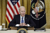 Tổng thống Joe Biden đưa ra nhận xét trước khi bắt đầu một cuộc họp với các thống đốc đến từ các tiểu bang trên khắp đất nước tại Phòng phía Đông của Tòa Bạch Ốc ở Hoa Thịnh Đốn, hôm 10/02/2023. (Ảnh: Anna Moneymaker/Getty Images)