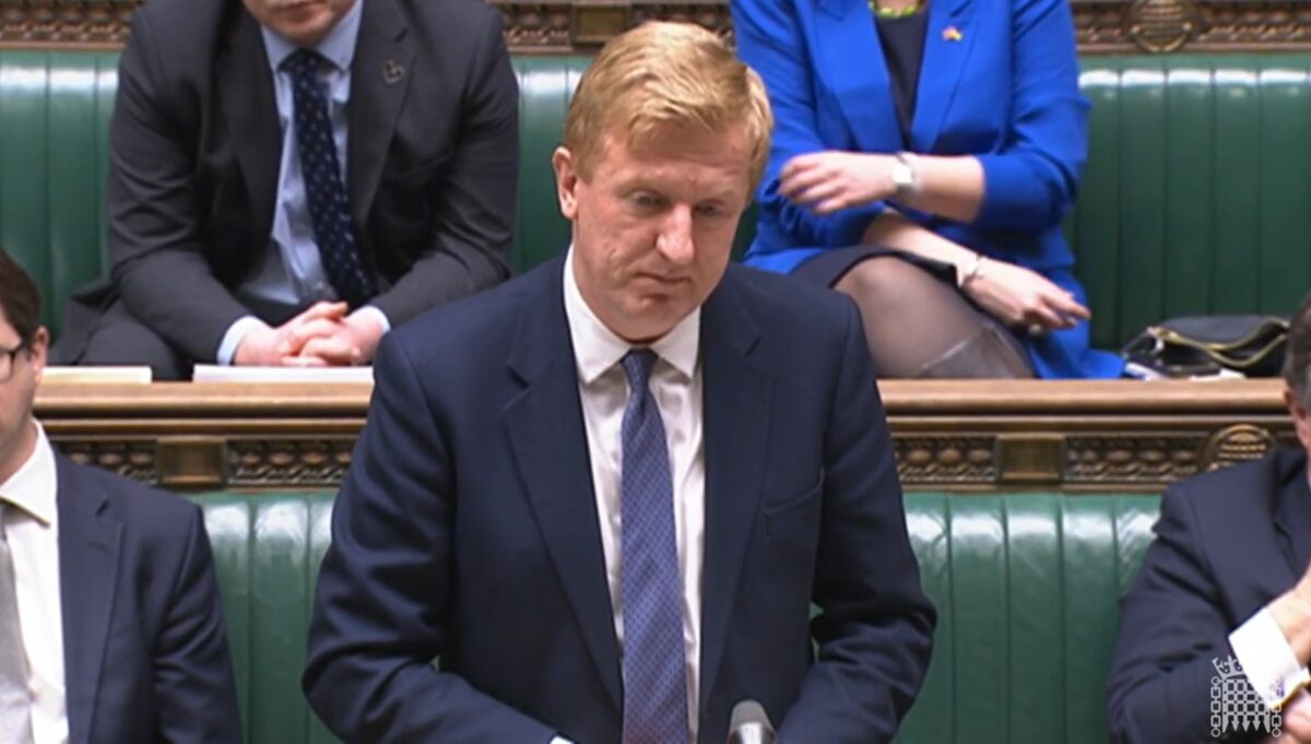 Bộ trưởng Văn phòng Nội các Oliver Dowden thông báo lệnh cấm TikTok trên các thiết bị của chính phủ tại Hạ nghị viện ở London hôm 16/03/2023. (Ảnh: Hạ viện qua PA)