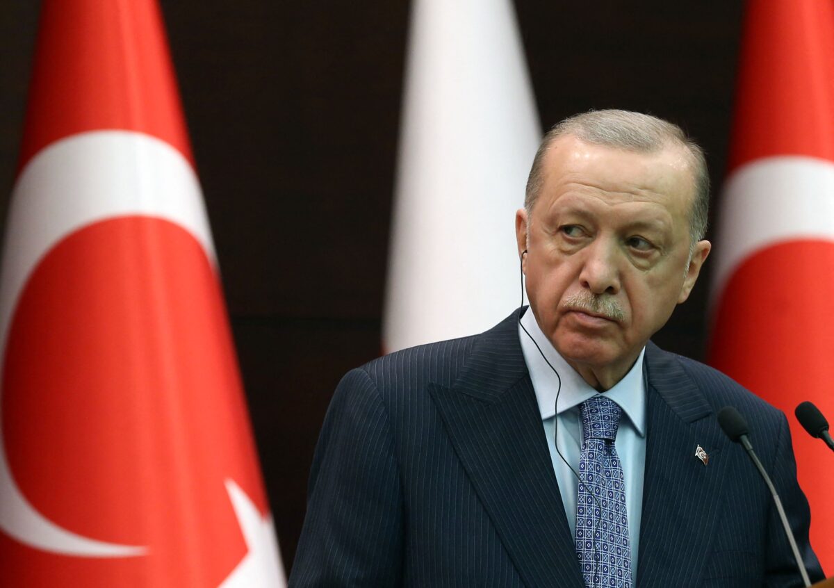 Tổng thống Thổ Nhĩ Kỳ Recep Tayyip Erdogan dự một cuộc họp báo với Tổng thống Ba Lan tại Cankaya Mansion ở Ankara, Thổ Nhĩ Kỳ, hôm 16/03/2022. (Ảnh: Adem Altan/AFP qua Getty Images)