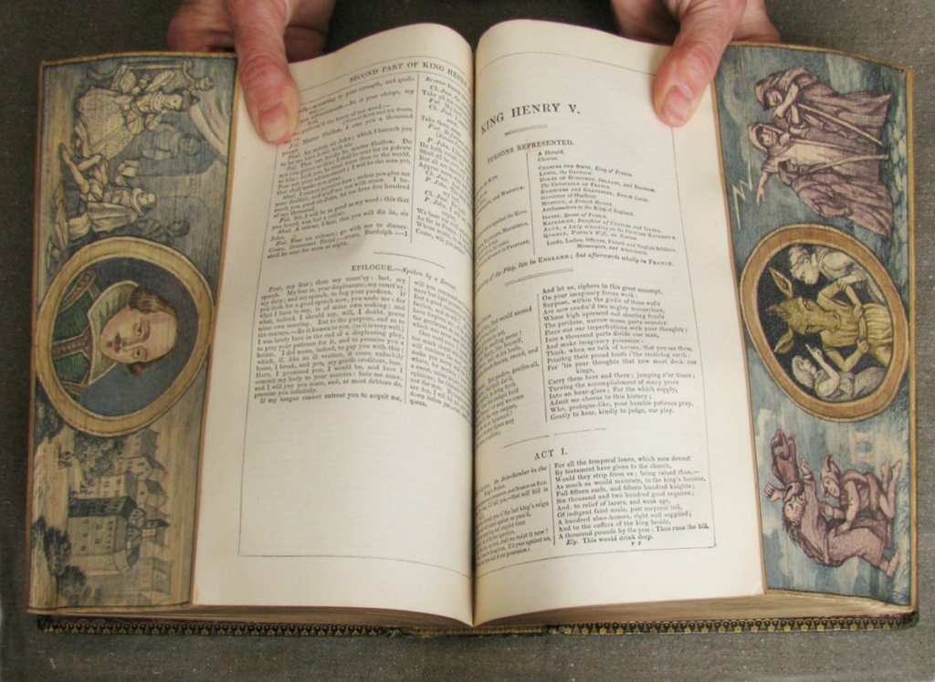 Các tranh mép sách đôi được chẻ ra trên một ấn bản năm 1863 của quyển “The Works of William Shakespeare” (Các Tác Phẩm của William Shakespeare). (Ảnh: Foredgefrost)