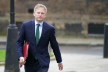 Bộ trưởng về An ninh Năng lượng và Net Zero Grant Shapps rời Downing Street, London, hôm 27/02/2023. (Ảnh: James Manning/PA Media)