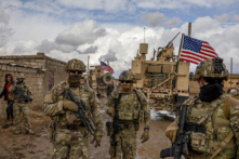 Quân đội của Tiểu đoàn 1, Trung đoàn Bộ binh 6 của Hoa Kỳ tiến hành trinh sát khu vực ở Syria vào ngày 18/02/2021. (Ảnh: Quân đội Hoa Kỳ/Hạ sĩ Jensen Guillory/Tư liệu công cộng)