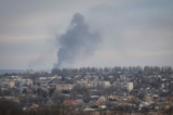 Khói trong trận pháo kích vào thành phố tiền tuyến Bakhmut ở vùng Donetsk, Ukraine, hôm 09/02/2023. (Ảnh: Yevhen Titov/Reuters)