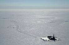 Ảnh chụp từ trên không năm 2019 này do ConocoPhillips cung cấp cho thấy một trại khoan thăm dò tại địa điểm được đề nghị của dự án dầu Willow trên North Slope của Alaska. (Ảnh: ConocoPhillips qua AP, Tập tin)