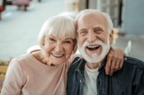 Có một câu chuyện hay hơn về quá trình lão hóa – chúng ta thực sự hạnh phúc hơn khi về già. (Ảnh: Dmytro Zinkevych/Shutterstock)