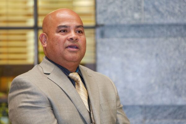 Ông David Panuelo của Liên bang Micronesia trình bày trong Diễn đàn các nhà lãnh đạo Chính trị và Nghị viện Thái Bình Dương tại Nghị viện ở Wellington, New Zealand, vào ngày 18/04/2013. (Ảnh: Hagen Hopkins/Getty Images)