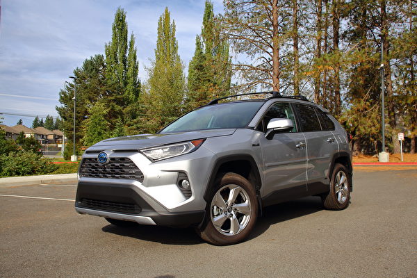 2021 Toyota RAV4 Hybrid Limited. (Ảnh: Lý Áo / Epoch Times)