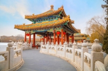 Thủ vững chính niệm, vượt qua cửa khảo nghiệm sắc dục sẽ đắc được phước lành. (Ảnh: Shutterstock)