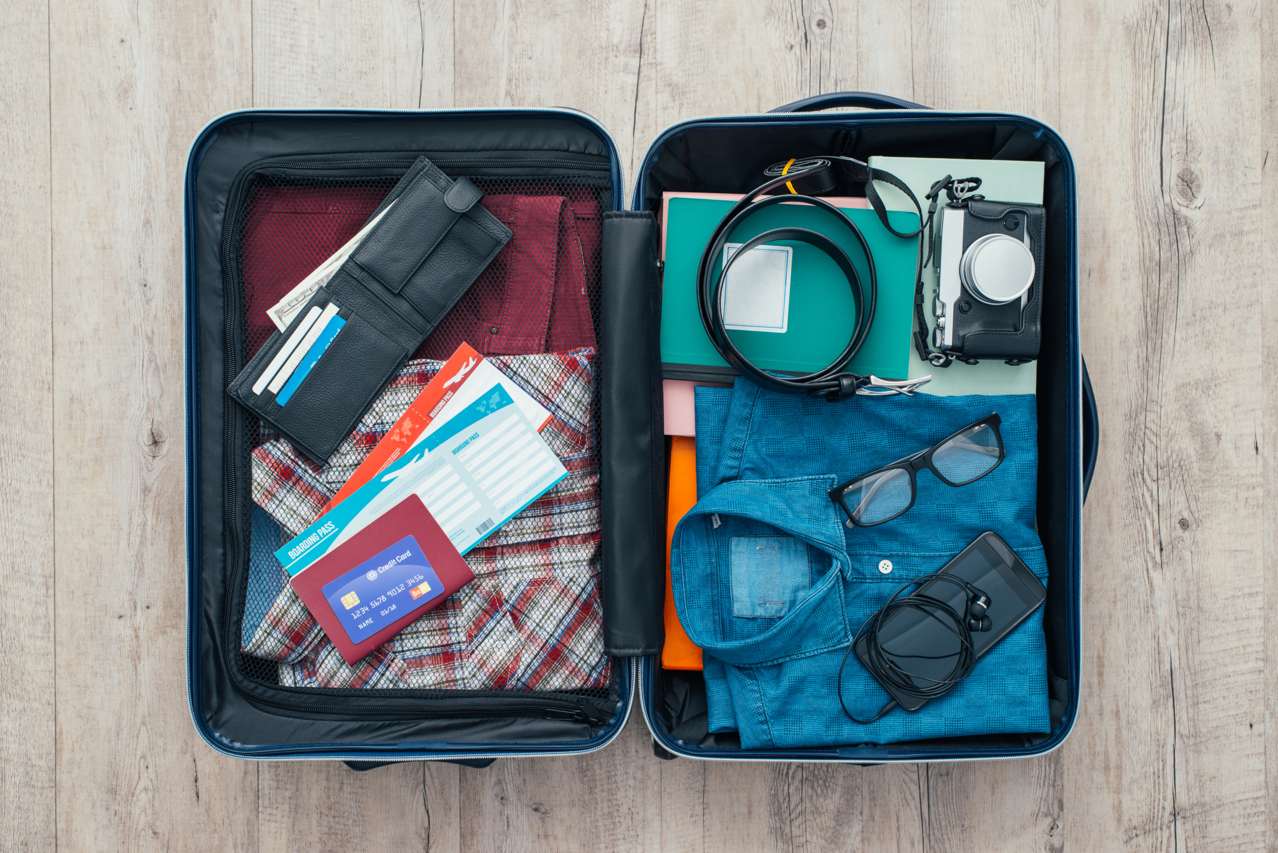 Khi đóng gói hành lý, đừng mang theo quá nhiều thứ. (Ảnh: Shutterstock)