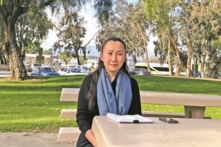 Cô Qing Tao, một người tố cáo dịch COVID-19 đến từ Vũ Hán, Trung Quốc, nói chuyện với The Epoch Times ở Los Angeles về trải nghiệm của cô khi bị công an Trung Quốc thẩm vấn trong đợt bùng phát Vũ Hán 2019/2020 vào ngày 17/02/2023. (Ảnh: Shawn Ma/The Epoch Times)