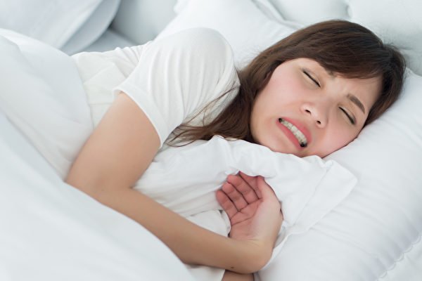 Vì sao bạn lại nghiến răng khi ngủ?