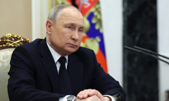 Tổng thống Putin: Nga sẽ đặt vũ khí hạt nhân chiến thuật ở Belarus