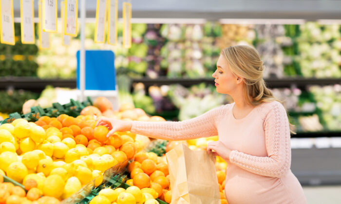 Bổ sung vitamin C trong thai kỳ giúp cải thiện chức năng hô hấp của trẻ sơ sinh