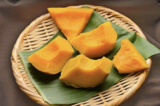 Khi ăn bí đỏ, bạn có thể cảm thấy hơi dính miệng; đó là nhờ chất pectin. Một số nghiên cứu đã chỉ ra rằng pectin có thể ngăn cơ thể hấp thụ quá nhiều chất béo.(Shutterstock)