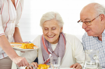 Khảo sát: Gần 90% người cao niên nói rằng nước Mỹ đang gặp khủng hoảng về hưu trí