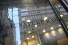 Quang cảnh chung của một chi nhánh của ngân hàng Signature Bank tại thành phố New York, hôm 13/03/2023. (Ảnh: Ed Jones/AFP qua Getty Images)