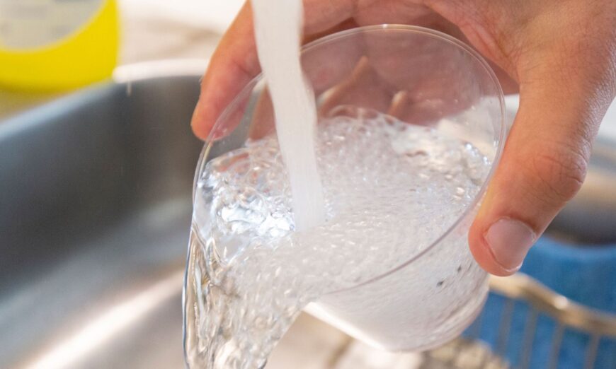 Nghiên cứu: Nitrate trong nước máy và nước đóng chai có thể làm tăng nguy cơ ung thư tuyến tiền liệt