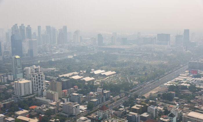Quang cảnh thành phố giữa tình trạng ô nhiễm không khí ở Bangkok, Thái Lan, hôm 02/02/2023. (Ảnh: Athit Perawongmetha/Reuters)
