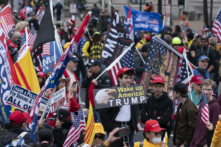 Những người ủng hộ Tổng thống Donald Trump tập hợp để phản đối cuộc bầu cử năm 2020, tại Quảng trường Tự do ở Hoa Thịnh Đốn vào ngày 12/12/2020. (Ảnh: Jose Luis Magana/AFP qua Getty Images)