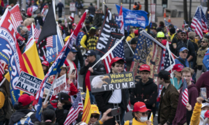 Nhà hoạt động lâu năm khuyên những người ủng hộ ông Trump cân nhắc việc biểu tình
